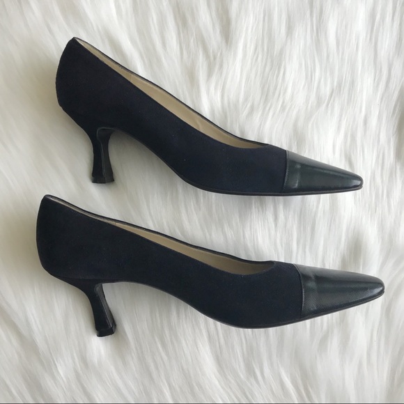 Rene Mancini Black Leather and Suede Pumps - Picture 5 of 8